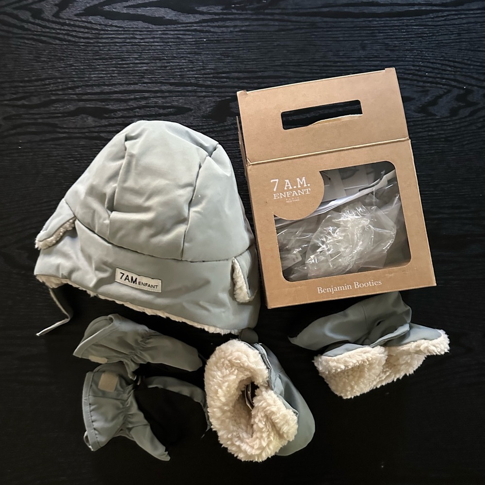 Gray Hat, Booties and Gloves Set 7am